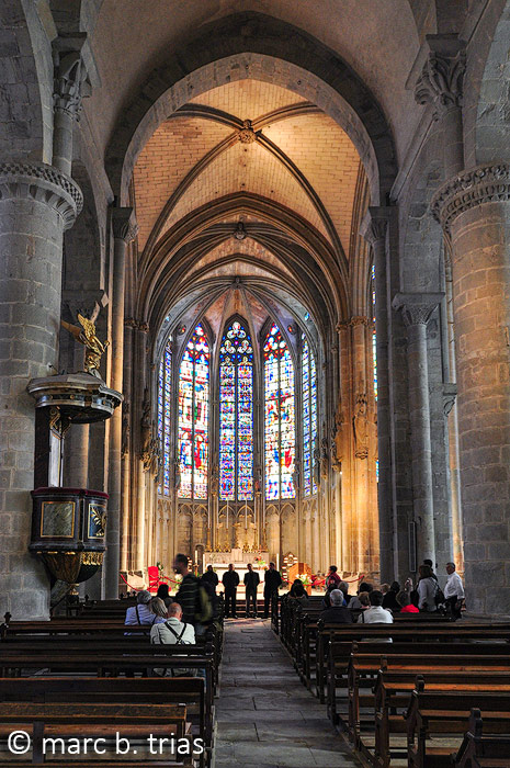 Interior de la basílica de Sant Nazari