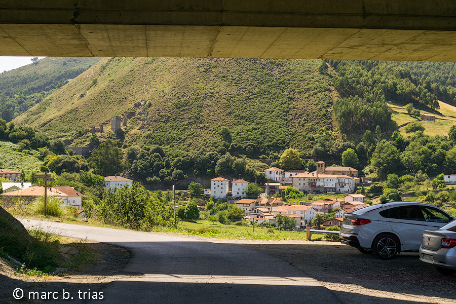 Final de ruta amb Ontón de fons