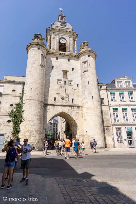 Porta de la Grosse Orloge vista des del Port Vell