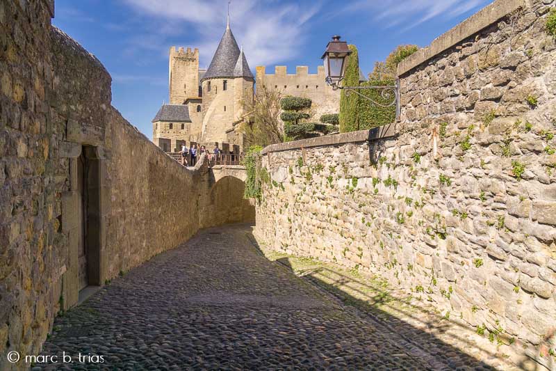 Muralles de Carcassona des de la rue du Four Saint-Nazaire